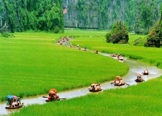 HANOI - HA LONG BAY - NINH BINH - DANANG - HOI AN - HUE - BANA HILLS 8 DAYS 7 NIGHTS - VIETNAM SIGNATURE JOURNEY FROM ONLY 394 USD/PERSON